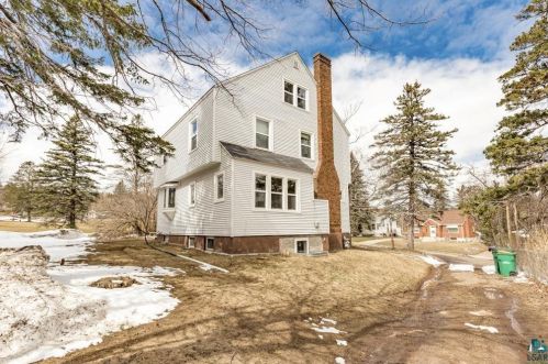 1325 19th Ave, Duluth, MN 55812-1132