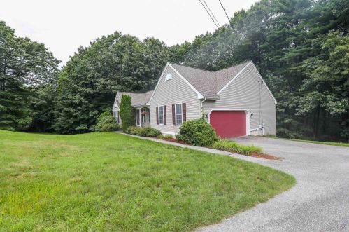 7 Castlegate Way, Nashua, NH 03063-1538