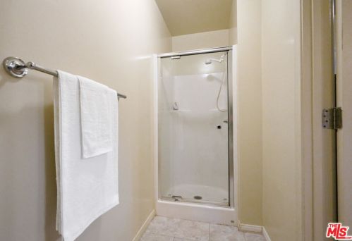 1212 Cedar St, Glendale CA  91207-1427 exterior