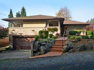 11617 12 Ave, Seattle WA  98198-7416 exterior