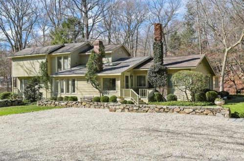 200 Mill Rd, New Canaan, CT 06840-4310