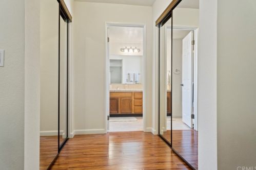 2633 Sovereign Way, Riverside CA  92506-5121 exterior