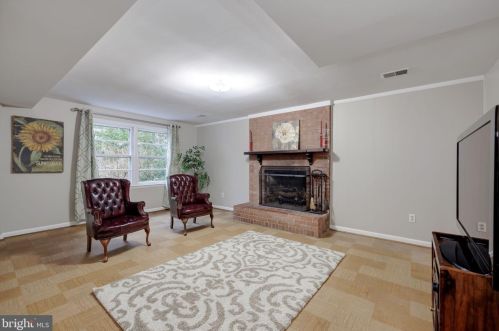 6401 Whippany Way, Springfield VA  22015-3428 exterior