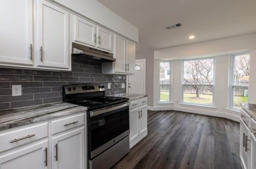 7621 Pear Tree Ln, Fort Worth TX  76133-7462 exterior