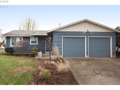 1510 King Way, Woodburn OR  97071-2741 exterior