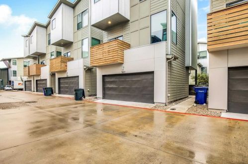 3413 Charlotte Rose Dr, Austin TX  78704-7138 exterior