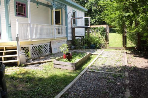 79 Station St, Prospect, ME 04981-4321