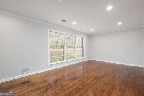 583 Rays Rd, Stone Mountain, GA 30083-3141