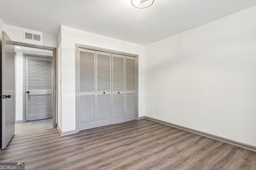 74 Montre Sq, Atlanta GA  30327-4044 exterior