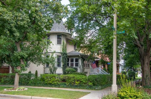 1045 Clarence Ave, Oak Park, IL 60304-2007