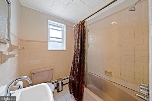 1917 10th St, Philadelphia PA 19148-2358 exterior