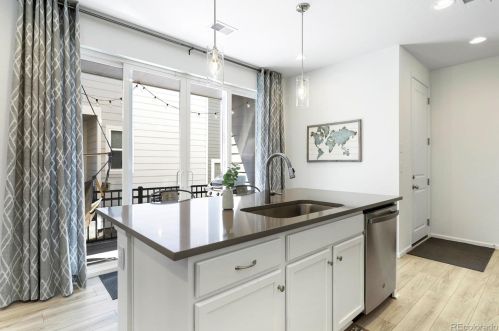 23611 5th Dr, Aurora CO  80018 exterior