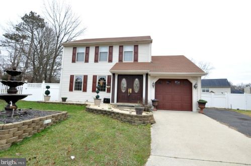 17 Belmont Ct, Erial, NJ 08081-9220