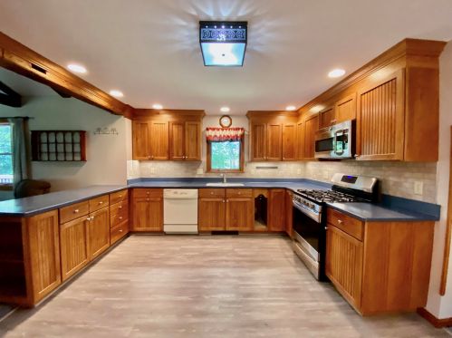 10 Candlestick Ln, Barrington, NH 03825-7120