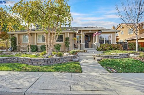 1672 Embassy Cir, Livermore, CA 94550-0833