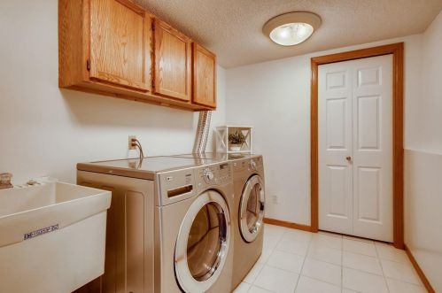 1252 Bucher Ave, Saint Paul MN  55126-8436 exterior