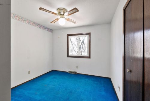 925 Arbogast St, Saint Paul MN  55126-3825 exterior
