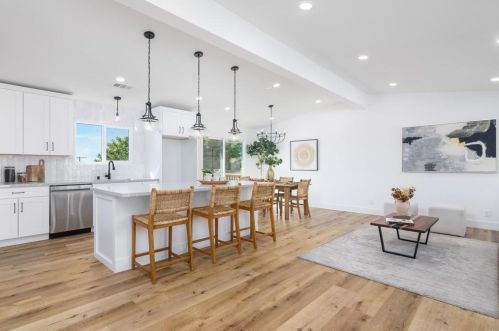2063 Grandview St, Oceanside CA  92054-5618 exterior