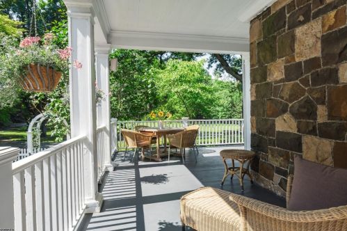17 Three Gables Rd, Morristown, NJ 07960-6548