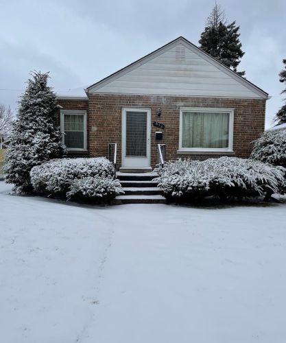 838 173rd St, Hammond, IN 46324-2702