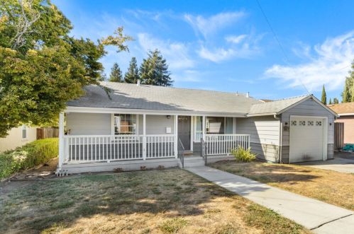 22073 Young Ave, Hayward, CA 94546-6441