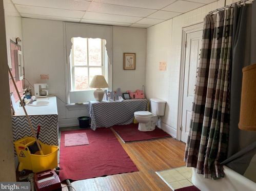 243 Baltimore St, Hanover PA 17331-3315 exterior