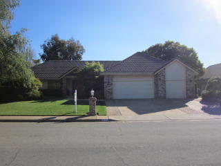 821 Sunriver Ln, Redding, CA 96001-0169