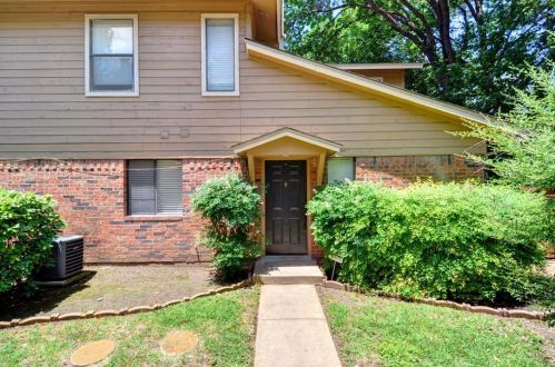 5710 Cedar Creek Dr, Fort Worth TX  76109-5771 exterior