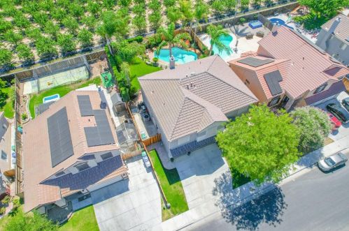 1746 Fir Dr, Los Banos CA 93635-5236 exterior