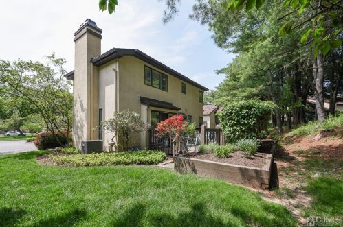 532 Sayre Dr, Princeton, NJ 08540-5851