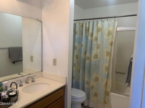 2429 Rdg Vw Ct, Simi Valley CA 93065-1923 exterior