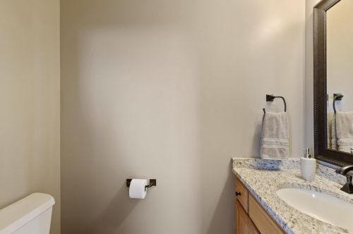 920 Drew Dr, Saint Paul MN  55129-6900 exterior