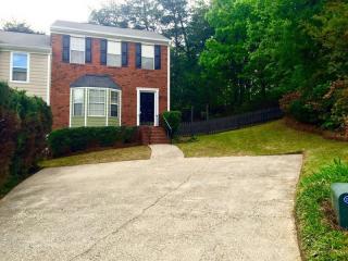 859 Cedar Bluff Ct, Marietta, GA 30062-3239