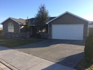 2417 Quincy Ct, Kennewick, WA 99337-3752