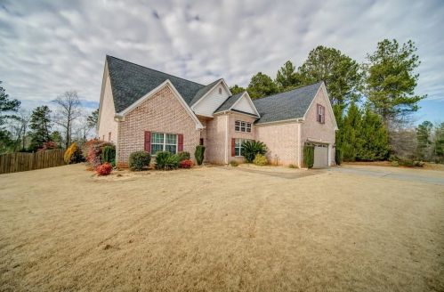 25 Skylar Dr, Porterdale, GA 30016-7425