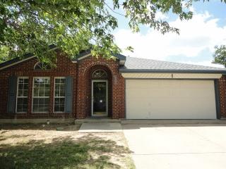 2212 Whispering Wind St, Fort Worth TX  76108-4944 exterior