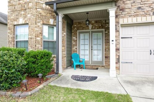 3395 Gardenside Dr, Loganville, GA 30052-7901