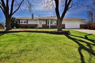 3021 Nemesis Ave, Waukegan, IL 60087-3320