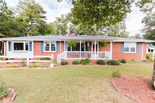 8495 Cut Thru Rd, Zuni, VA 23898-2809