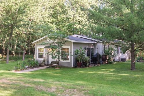 863 Richards Rd, The Burg, IL 61318-9719