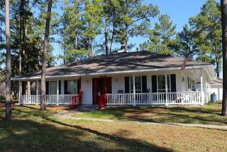 868 Walker Loop, Huntsville, TX 77340-2179