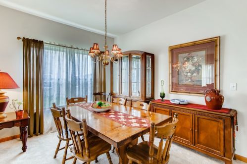 308 Century Dr, Pingree Grove IL  60140-4014 exterior