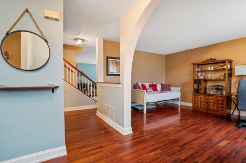 214 Savoy Dr, Joliet, IL 60404-8982