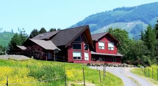 5453 Doran Rd, Saxon, WA 98220-9613