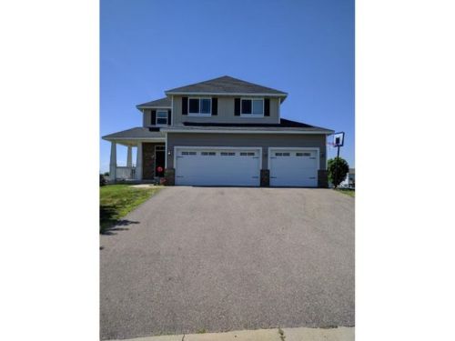 1015 Golden Oak St, Lonsdale, MN 55046-5008