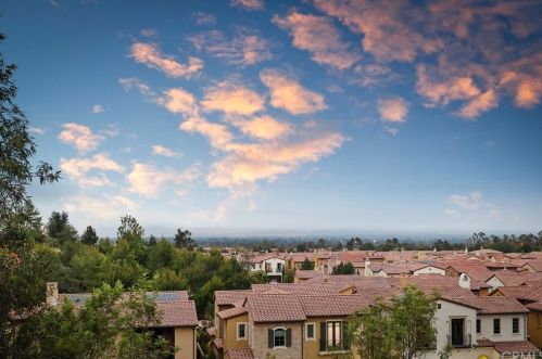 130 Long Fence, Irvine CA  92602-1807 exterior