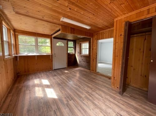 901 Chestnut Path, Fredon, NJ 07860-6502