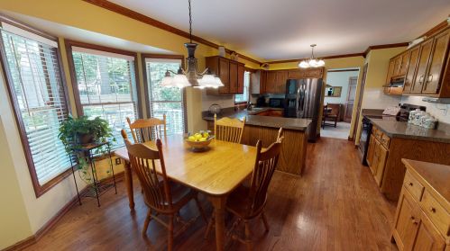 2020 Forest Ridge Rd, Saint Charles, IL 60174-1481