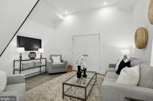 1342 19 St, Philadelphia PA  19146-4665 exterior