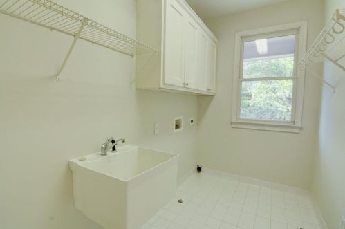 305 Hunting View Ct, Atlanta GA  30328-2779 exterior